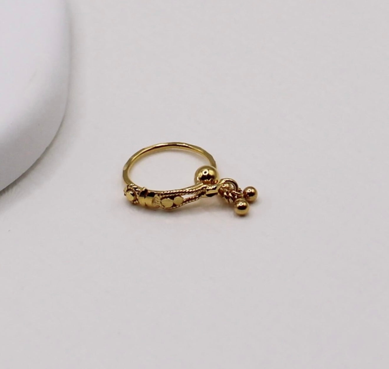 Dainty 3-ball Hoop