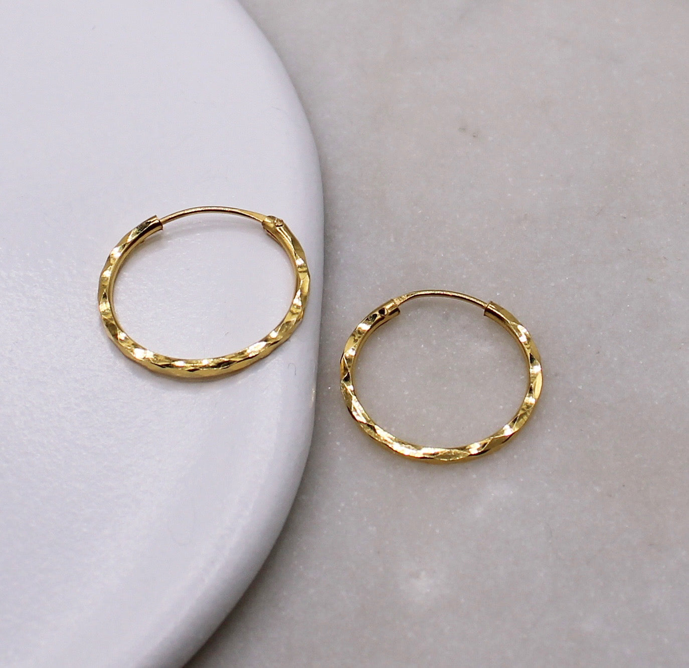 14mm Lightweight Diamond-cut Hoops
