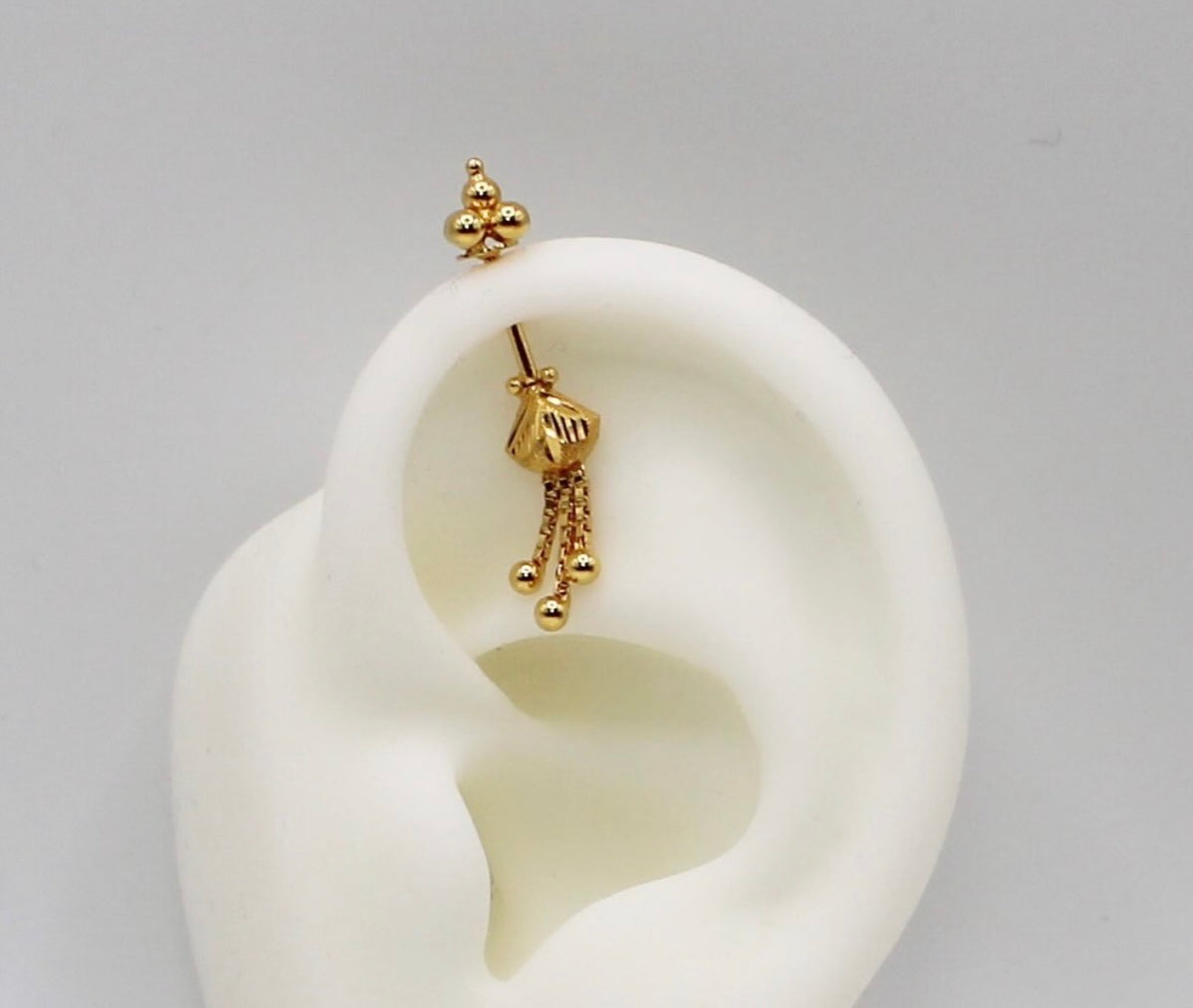 Vertical Helix Chain Stud