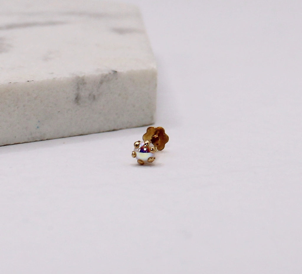 Holographic Pearl Stud