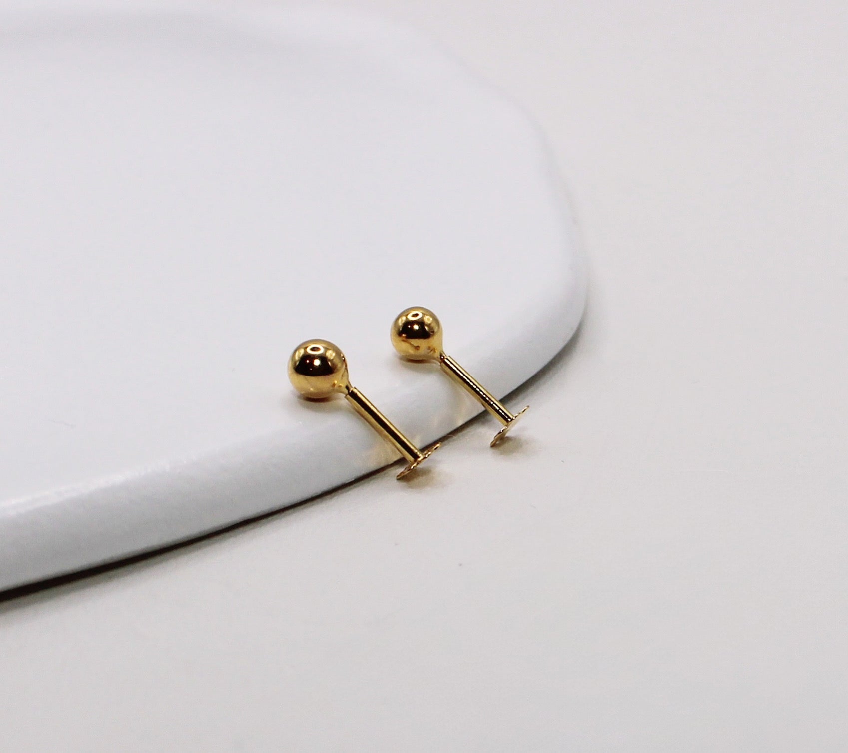 18carat 3.8mm Ball Studs