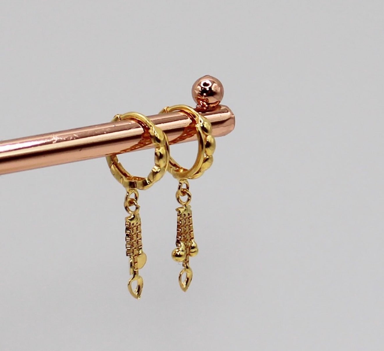 Dotted Dangly Huggies | 8mm