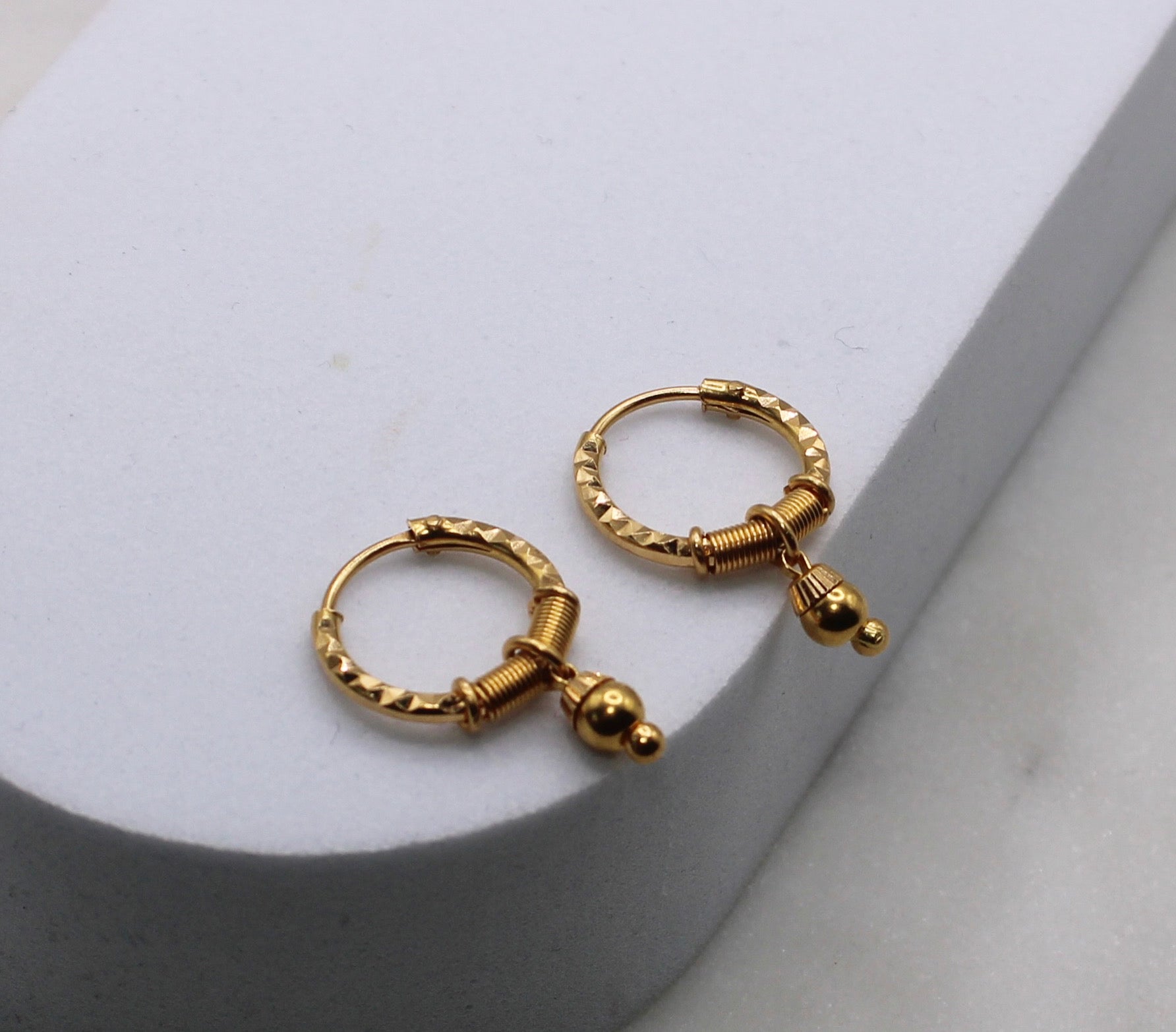 Solid Detail Hoops | 22carat