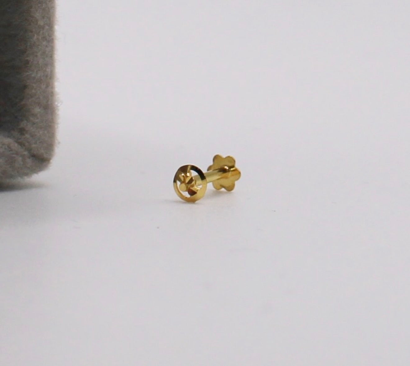 Gold Halo Stud