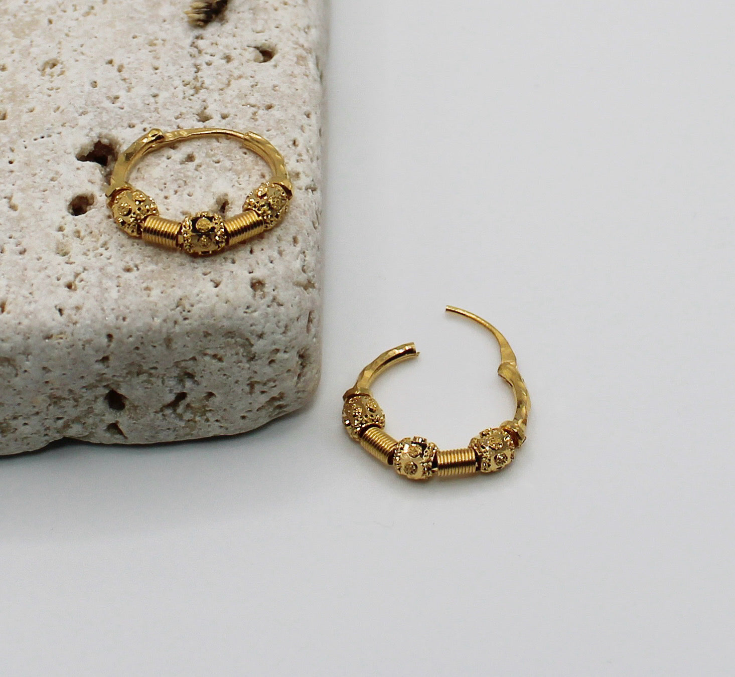 3-beaded Hoops | 22carat