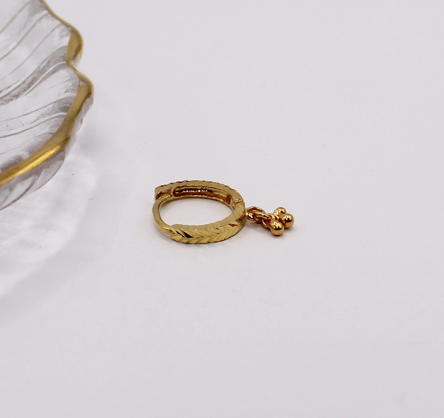 Dangly Leaf Detail Hoop | 8.8mm