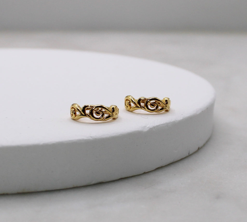 Swirly Detailed Huggies | 8.5mm