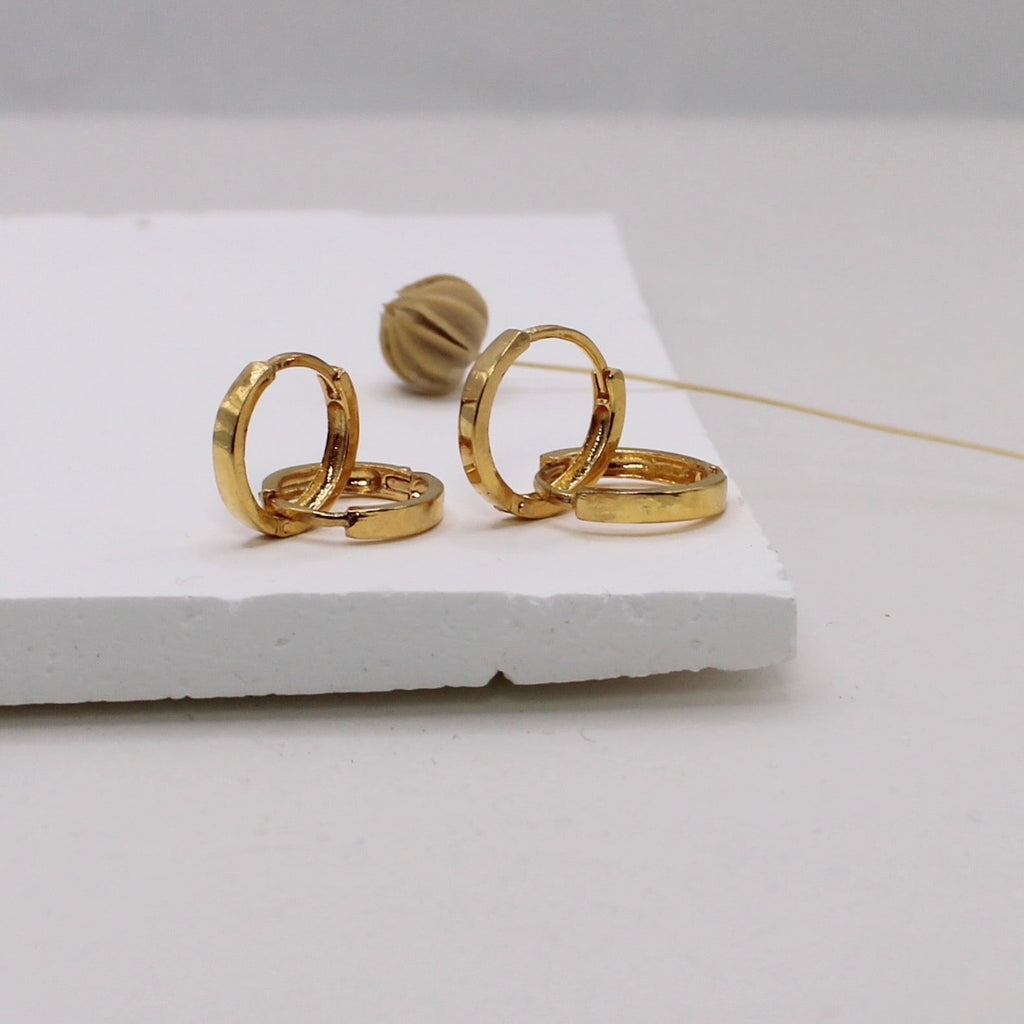 Minimalist Plain Huggies